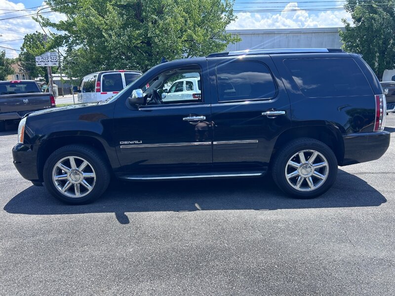 Used 2013 GMC Yukon Denali AWD/4WD image 6