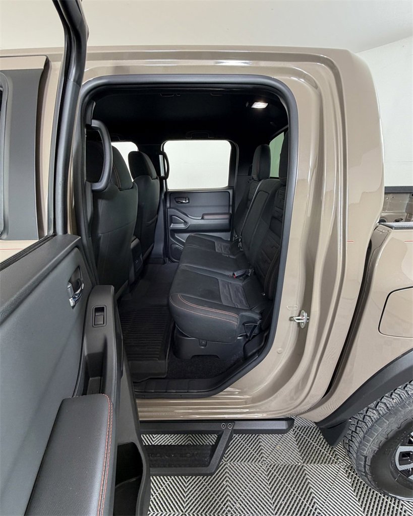 Used 2023 Nissan Frontier Pro-X w/ Technology Package image 7