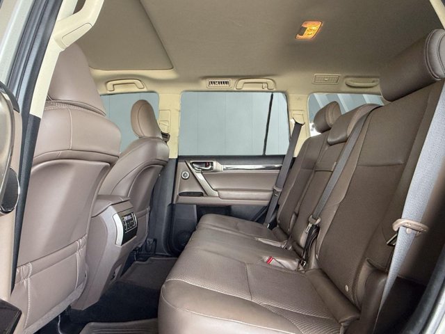 Certified 2020 Lexus GX 460 Luxury w/ Accessory Package AWD/4WD image 11