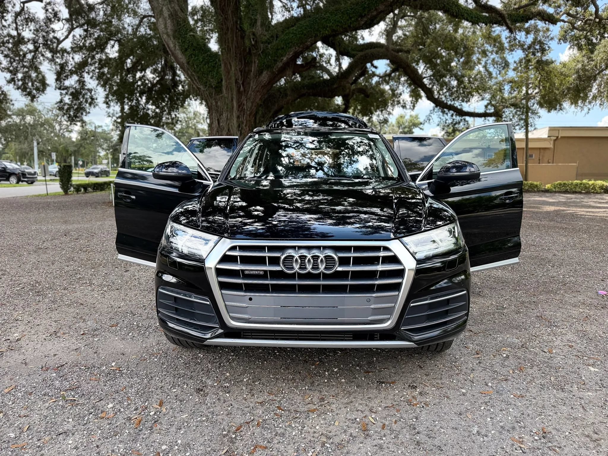 Used 2018 Audi Q5 2.0T Premium Plus w/ Premium Plus Package AWD/4WD image 2