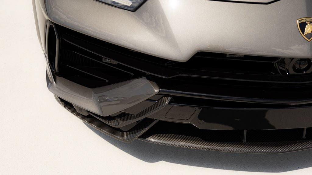 Used 2023 Lamborghini Urus Performante AWD/4WD image 6