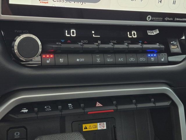 Used 2024 Toyota Tundra Platinum AWD/4WD image 32