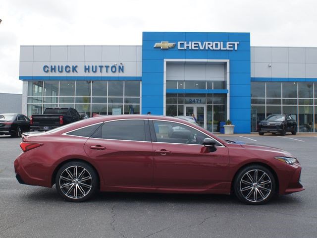 Used 2019 Toyota Avalon XSE image 1