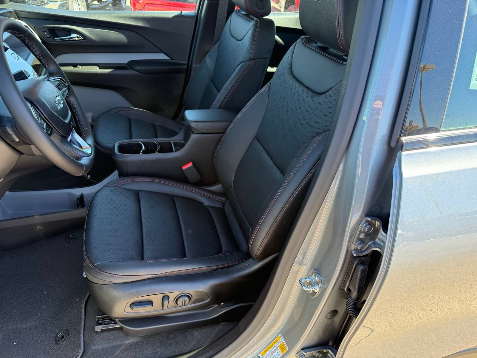 New 2027 Chevrolet Bolt RS w/ Technology Package FWD image 32