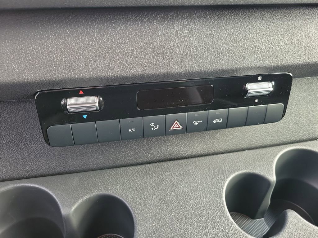 Used 2025 Mercedes-Benz Sprinter 2500 image 41