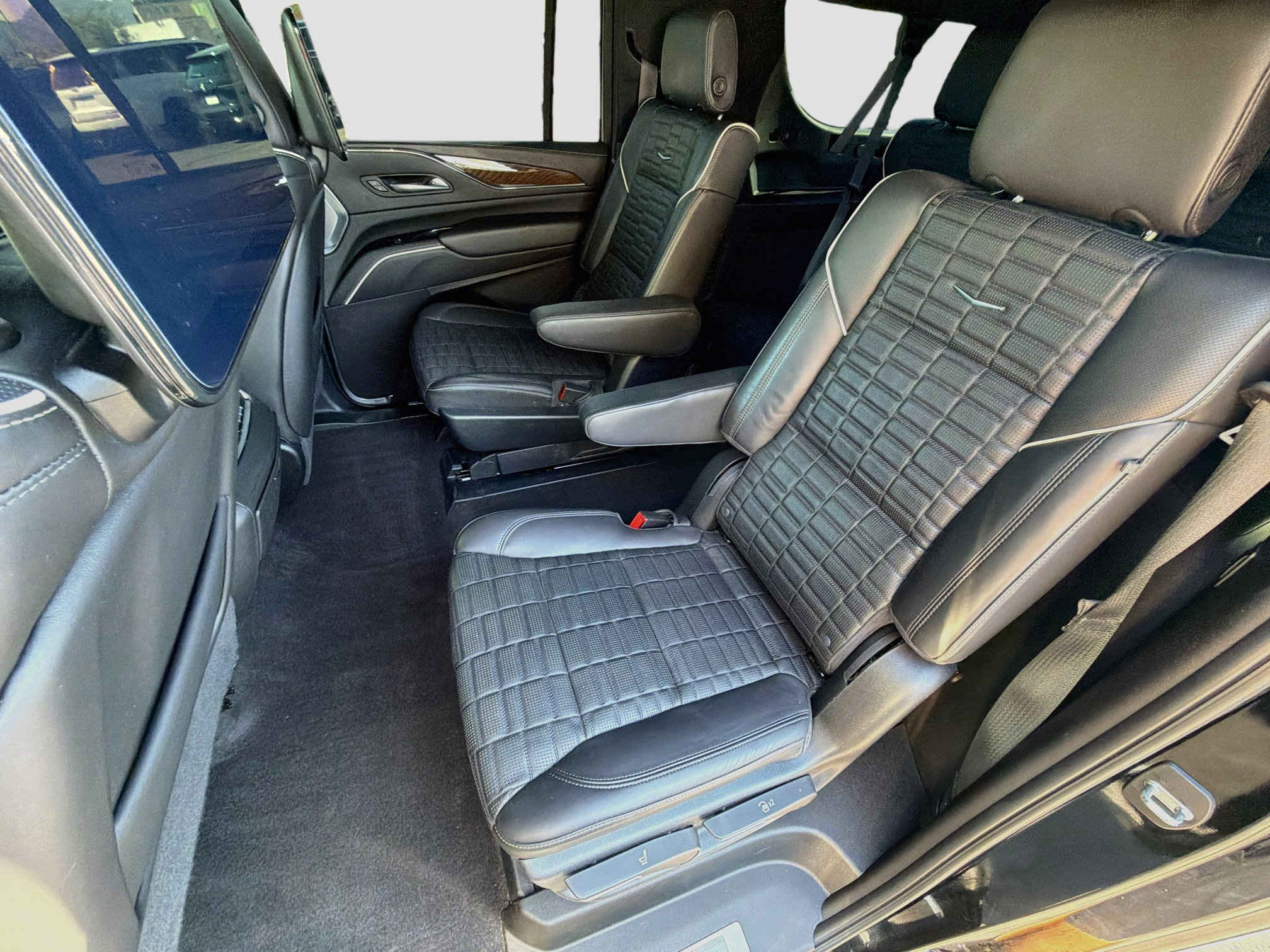 Certified 2023 Cadillac Escalade ESV Sport Platinum w/ LPO, ONYX Package AWD/4WD image 26