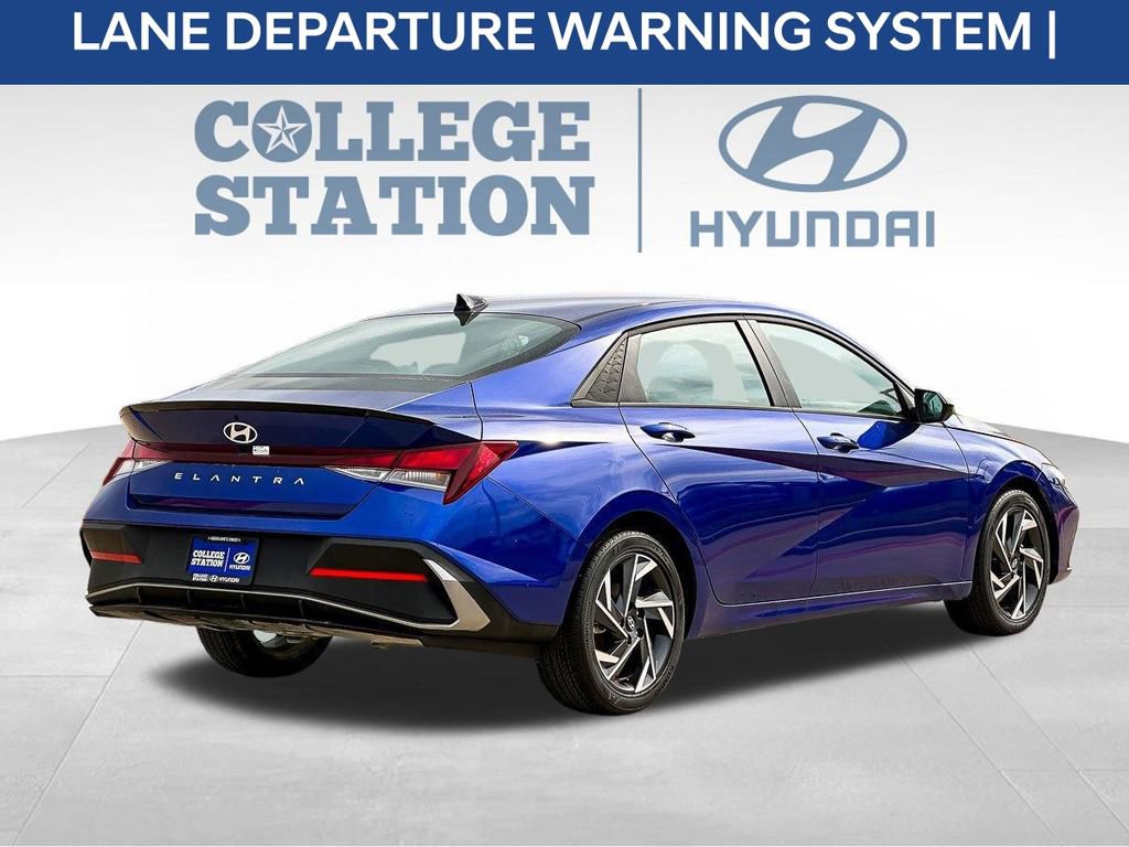 Used 2025 Hyundai Elantra Sport image 10