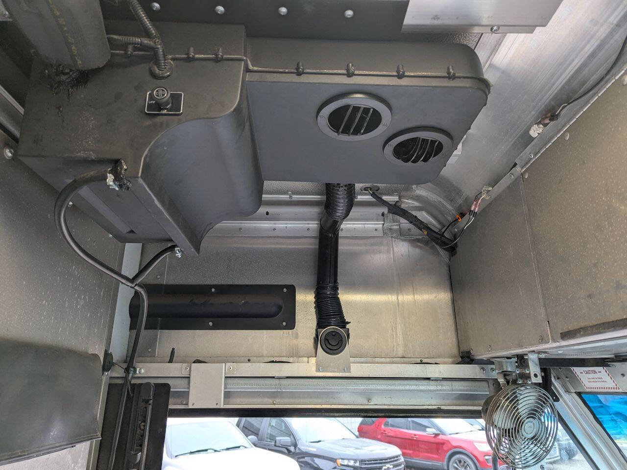 Used 2019 Ford E-450 and Econoline 450 Super Duty image 22