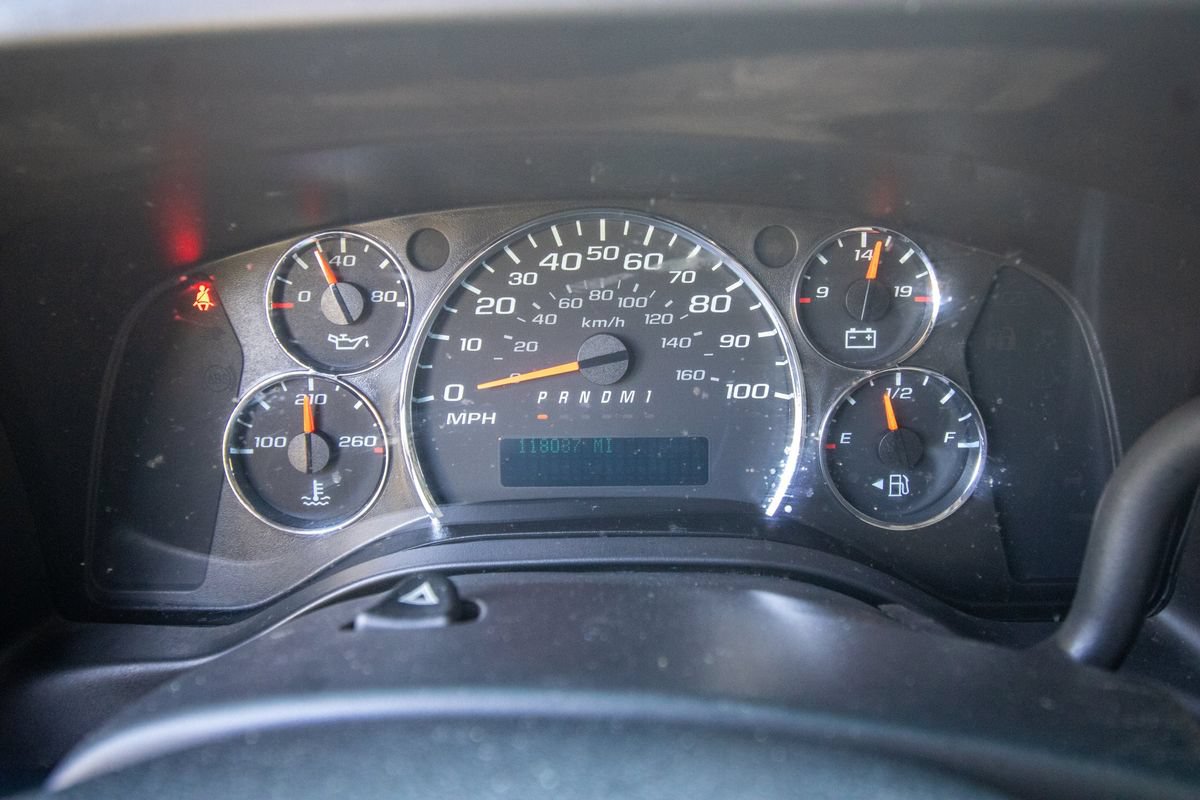 Used 2018 Chevrolet Express 2500 RWD image 26