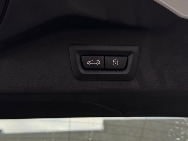 Used 2026 BMW X7 xDrive40i w/ M Sport Package image 12