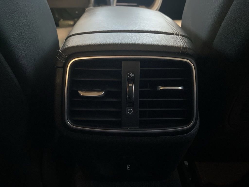 Used 2020 Genesis G70 2.0T image 9