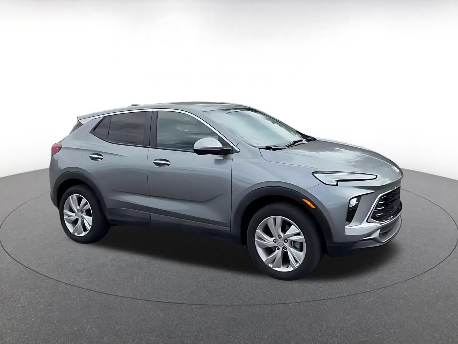Used 2025 Buick Encore GX Preferred AWD/4WD image 2