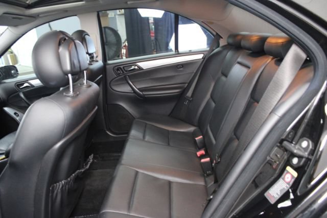 Used 2005 Mercedes-Benz C 230 Sedan image 21