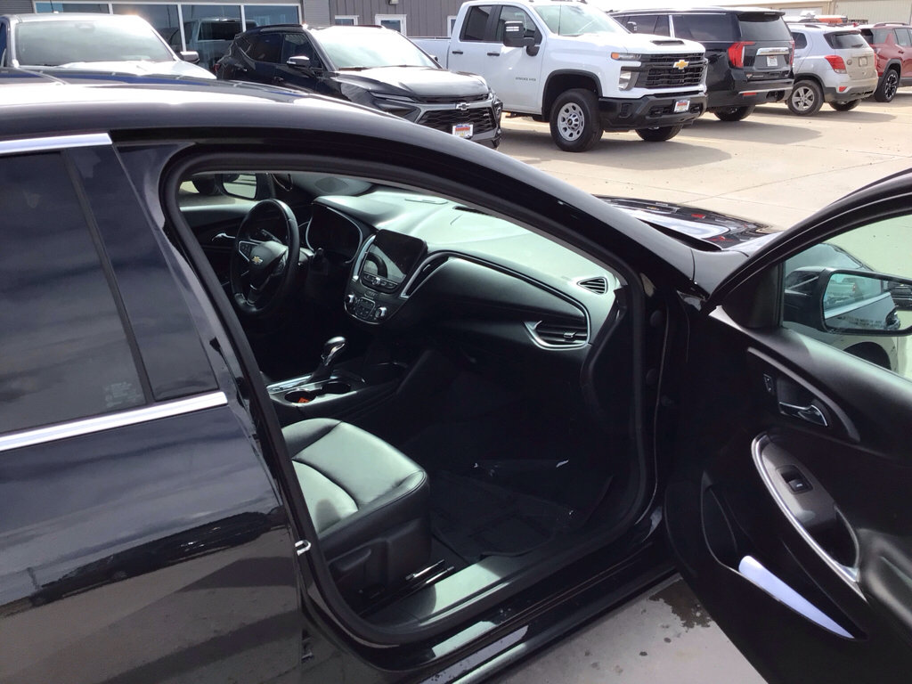 Used 2022 Chevrolet Malibu LT w/ LT Plus Package image 15