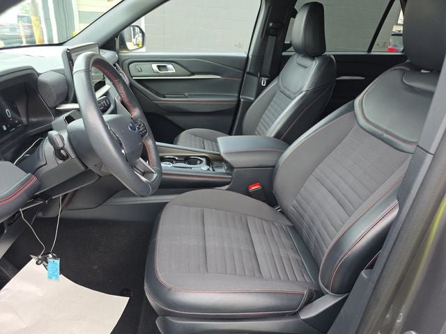 Used 2025 Ford Explorer ST-Line AWD/4WD image 19