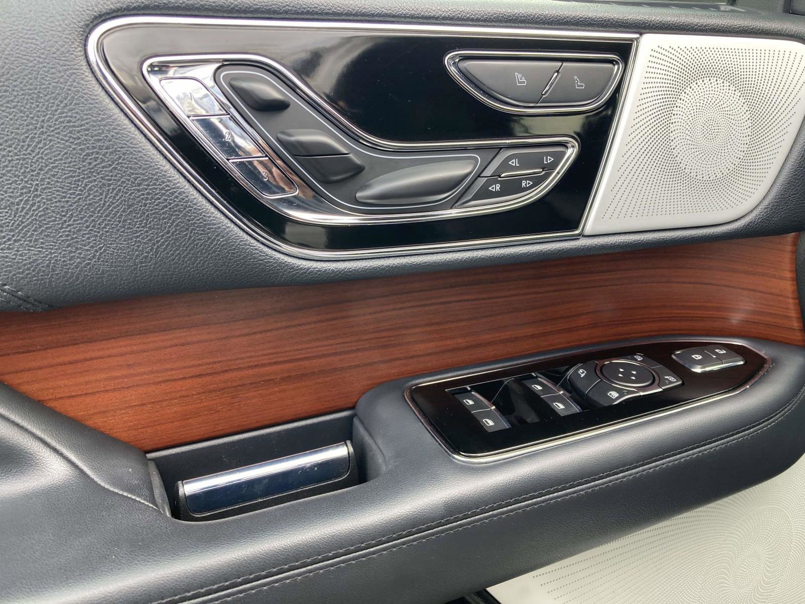 Used 2022 Lincoln Navigator Reserve image 21