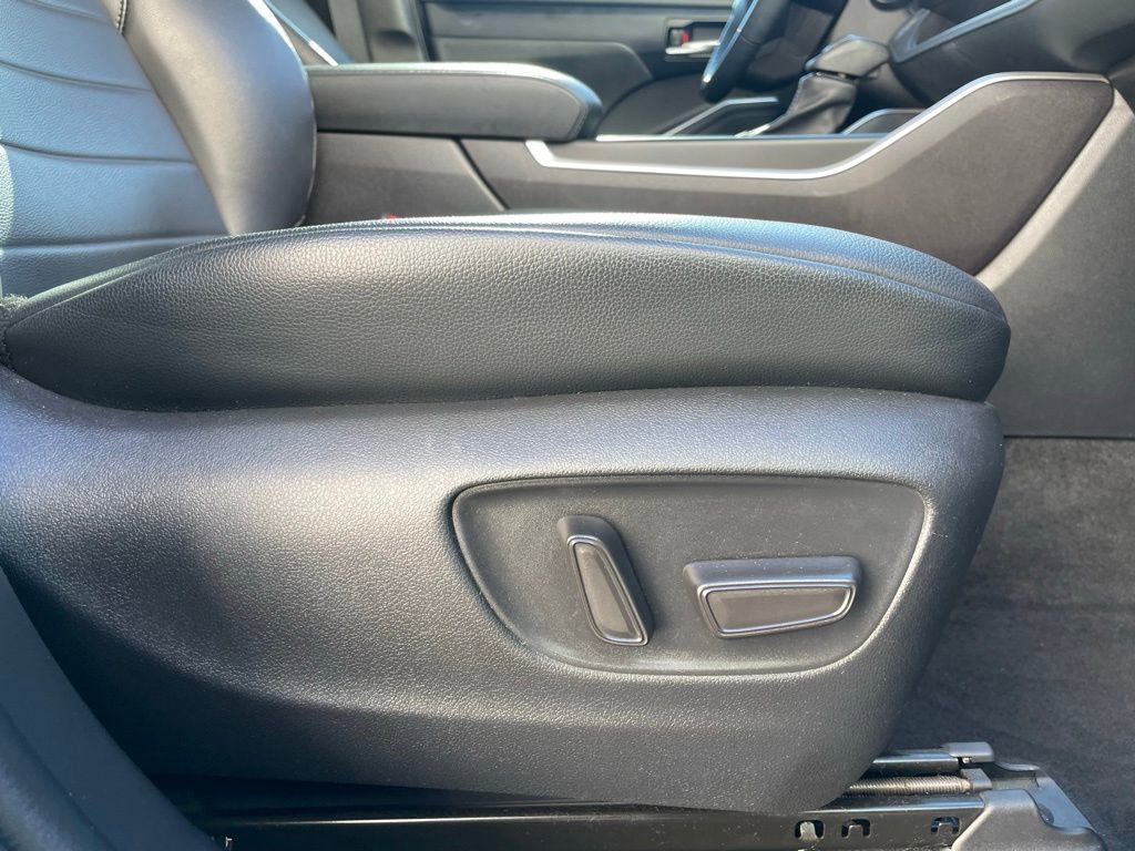 Used 2022 Toyota Highlander XLE image 31