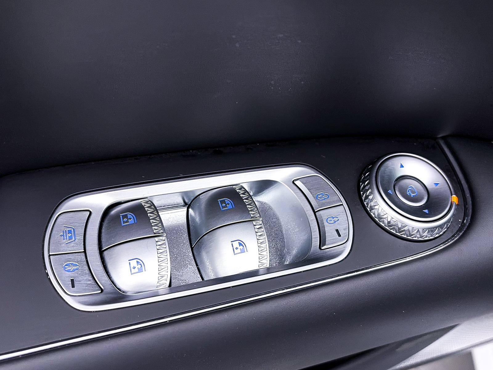 Used 2025 Genesis G90 3.5T AWD/4WD image 22
