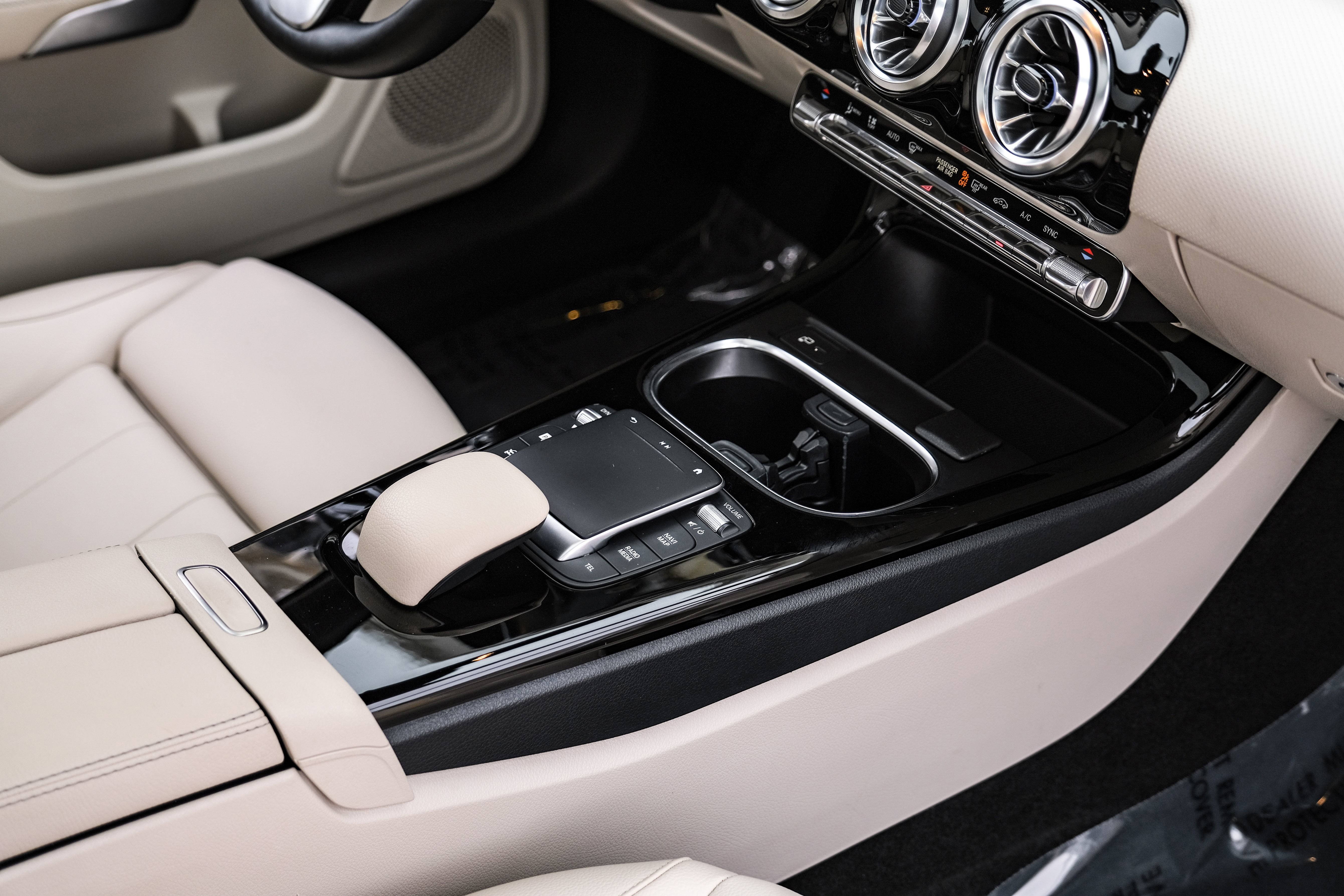 Used 2022 Mercedes-Benz A 220 image 23