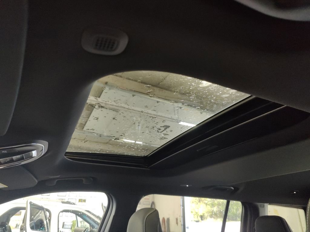 New 2025 Jeep Grand Cherokee L Laredo w/ Luxury Tech Group I image 30