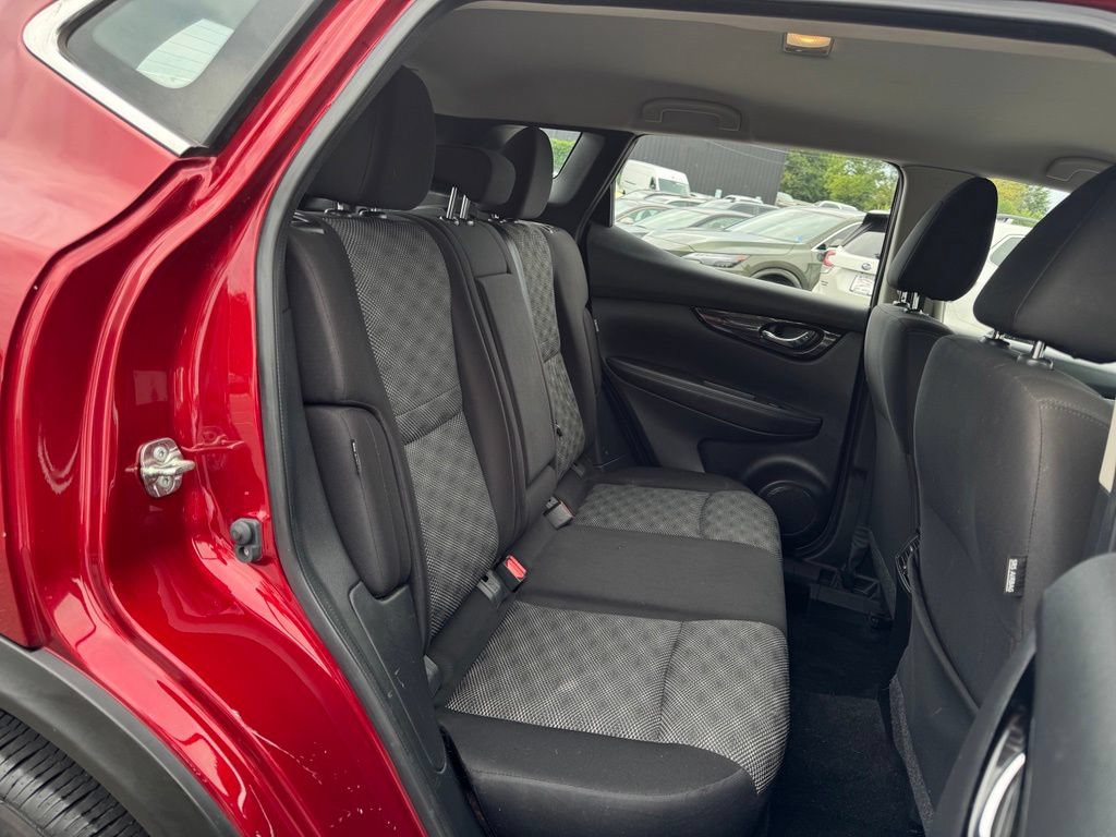 Used 2022 Nissan Rogue Sport SV AWD/4WD image 14