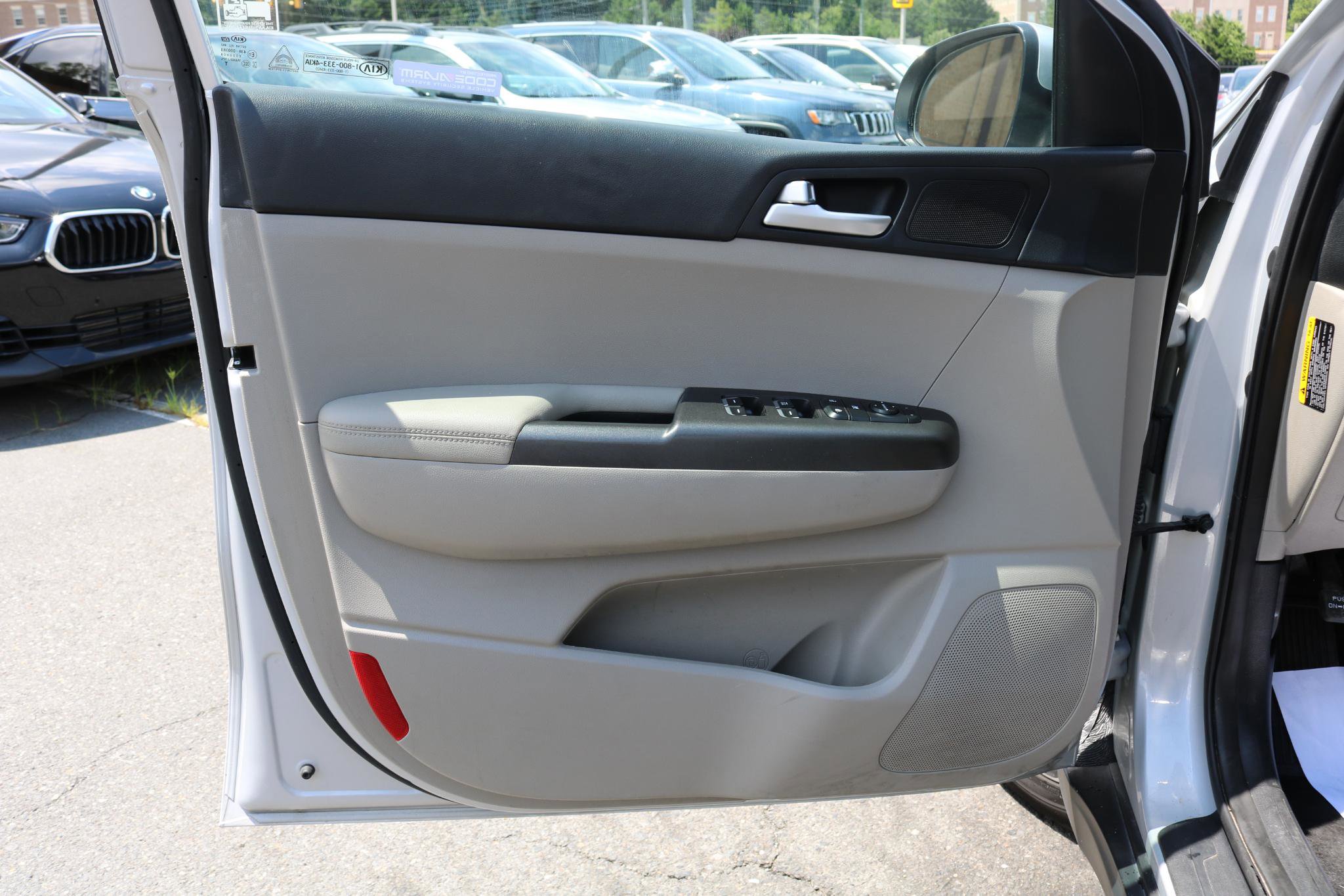 Used 2020 Kia Sportage LX FWD image 11