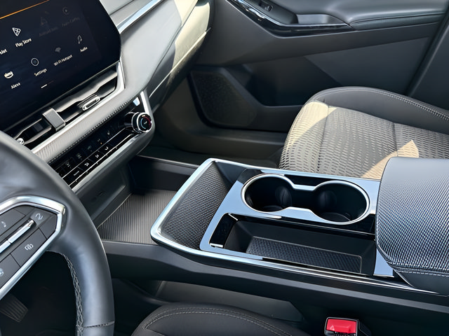 Certified 2025 Chevrolet Equinox LT AWD/4WD image 18