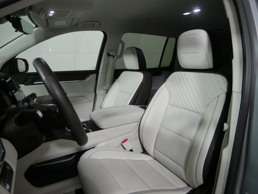 Used 2024 GMC Acadia Denali w/ Super Cruise Package image 11