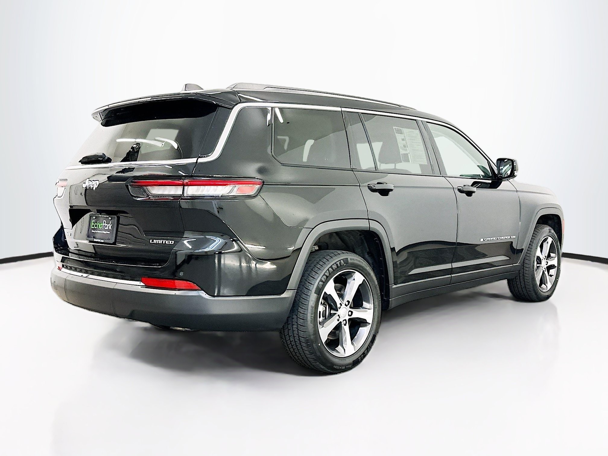 Used 2023 Jeep Grand Cherokee L Limited AWD/4WD image 9