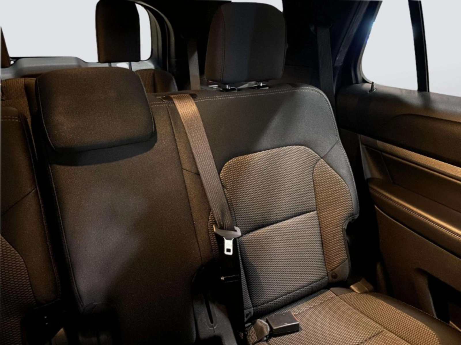 Used 2019 Ford Explorer XLT FWD image 28