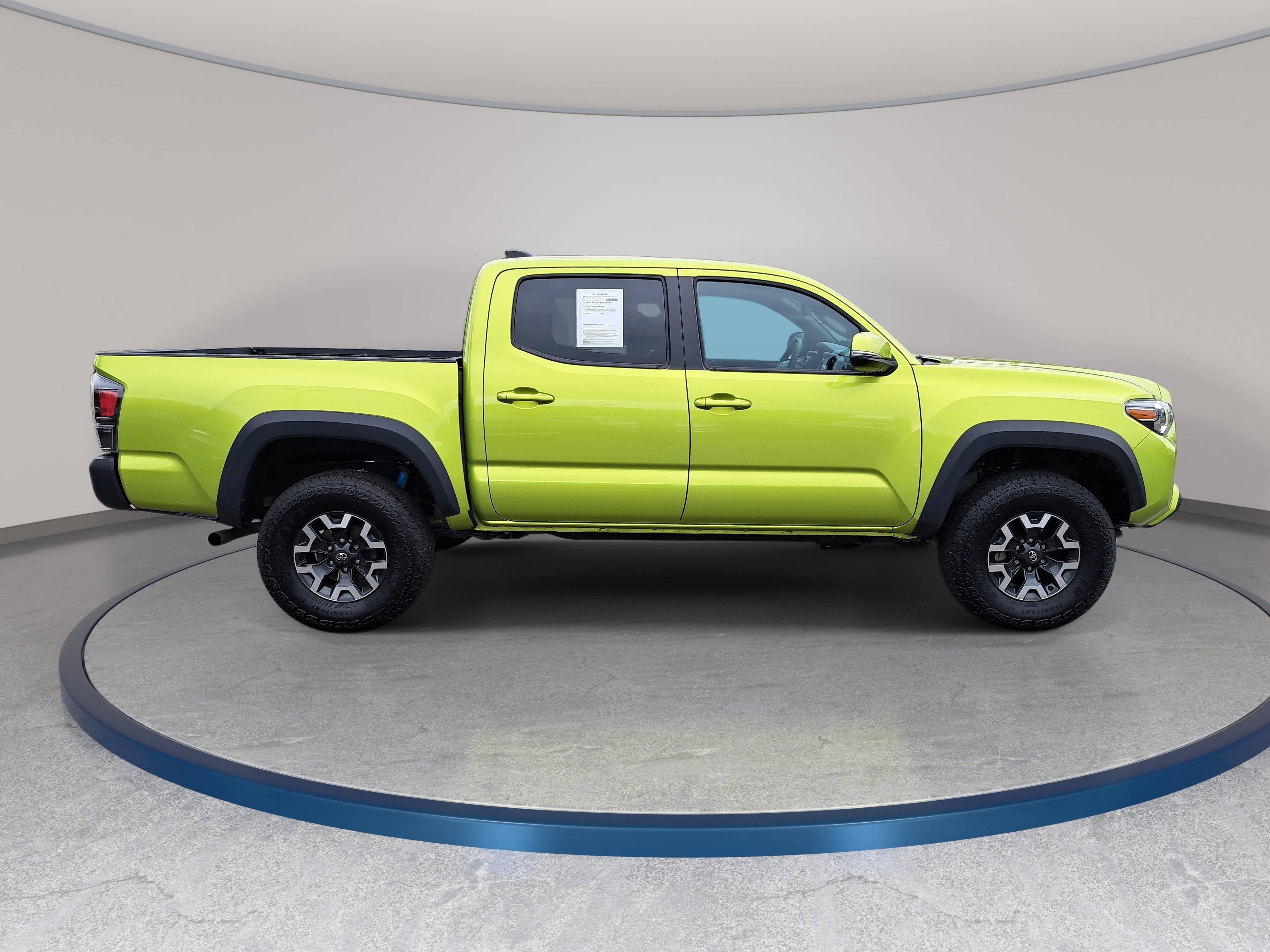 Used 2023 Toyota Tacoma TRD Off-Road w/ Technology Package AWD/4WD image 4