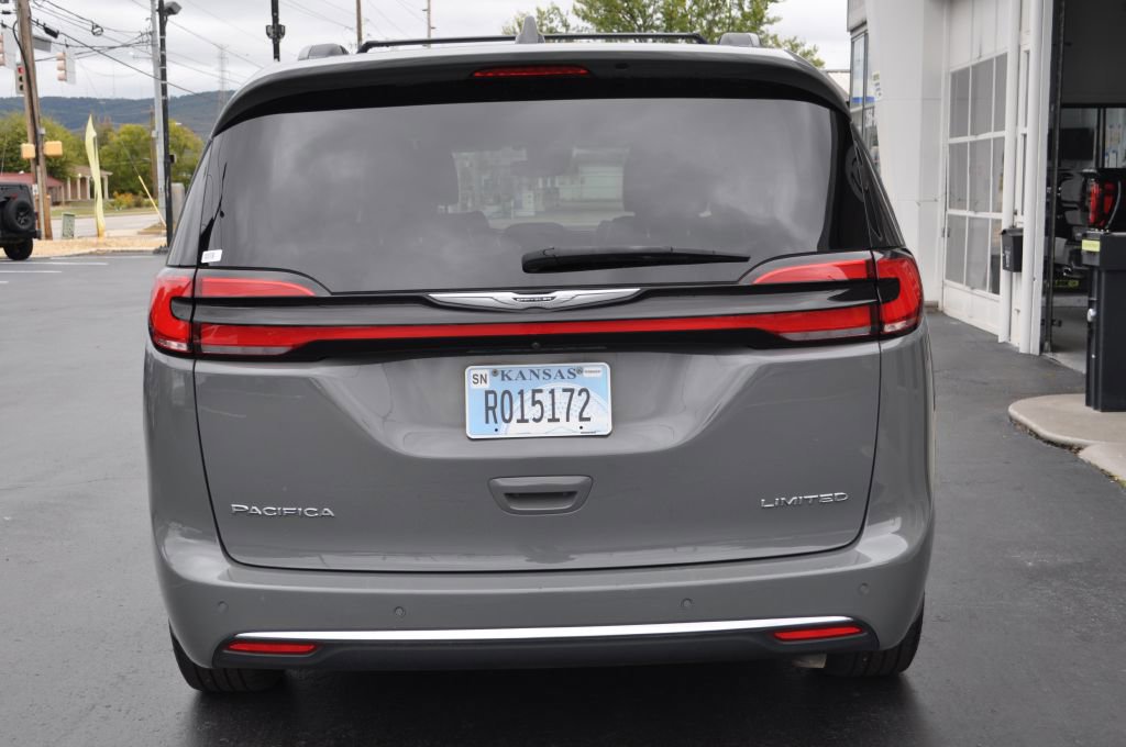 Used 2022 Chrysler Pacifica Limited image 27