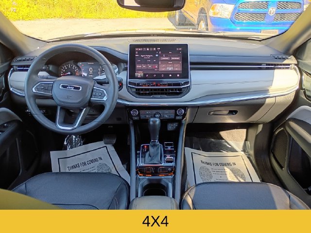 Used 2023 Jeep Compass Limited AWD/4WD image 9