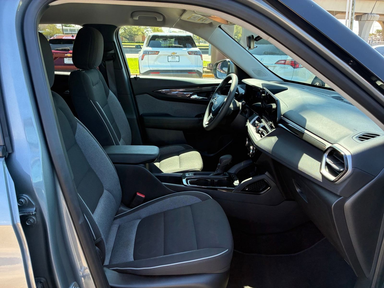 Used 2025 Chevrolet TrailBlazer LT image 29