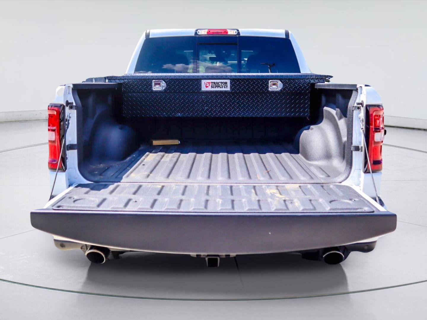Used 2025 RAM 1500 Big Horn AWD/4WD image 8