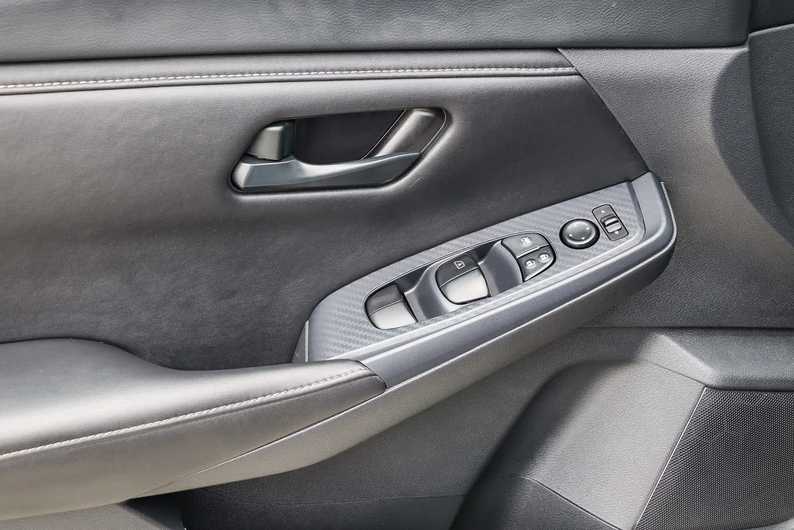 Used 2025 Nissan Sentra S FWD image 20