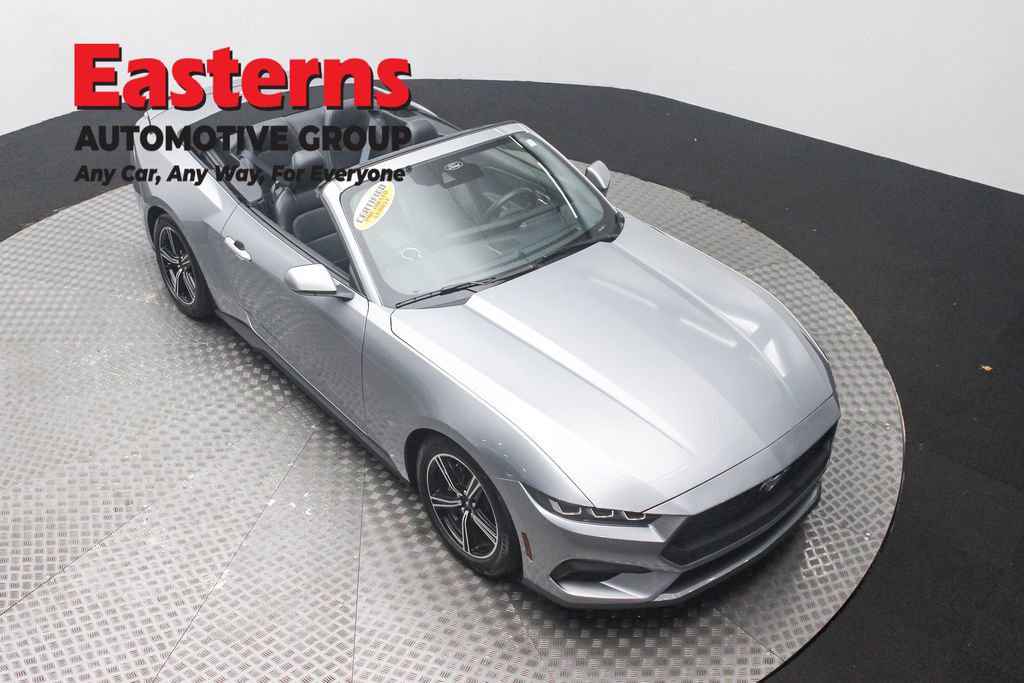 Used 2025 Ford Mustang Premium image 3