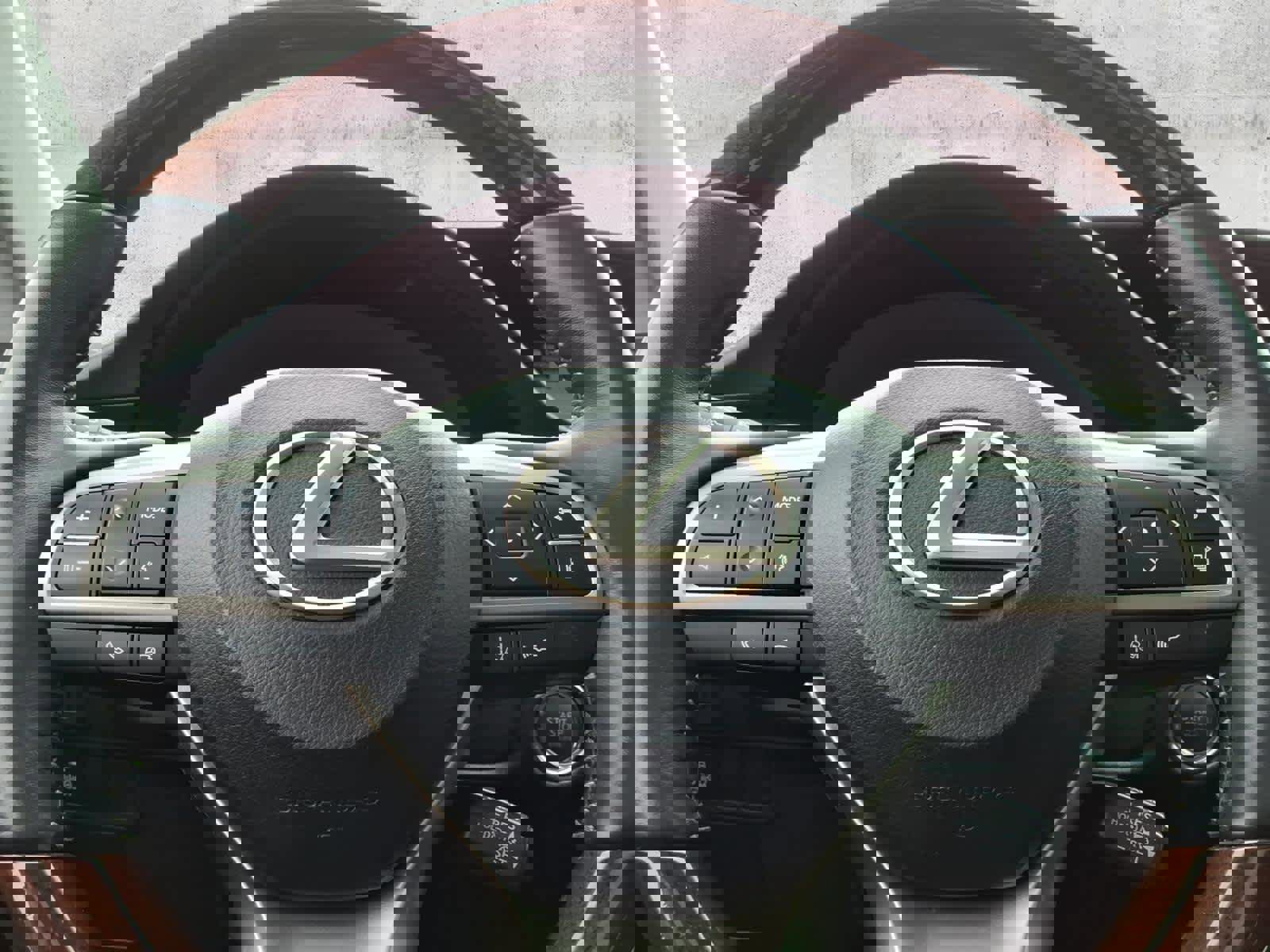 Used 2017 Lexus ES 350 w/ Navigation System Package image 24