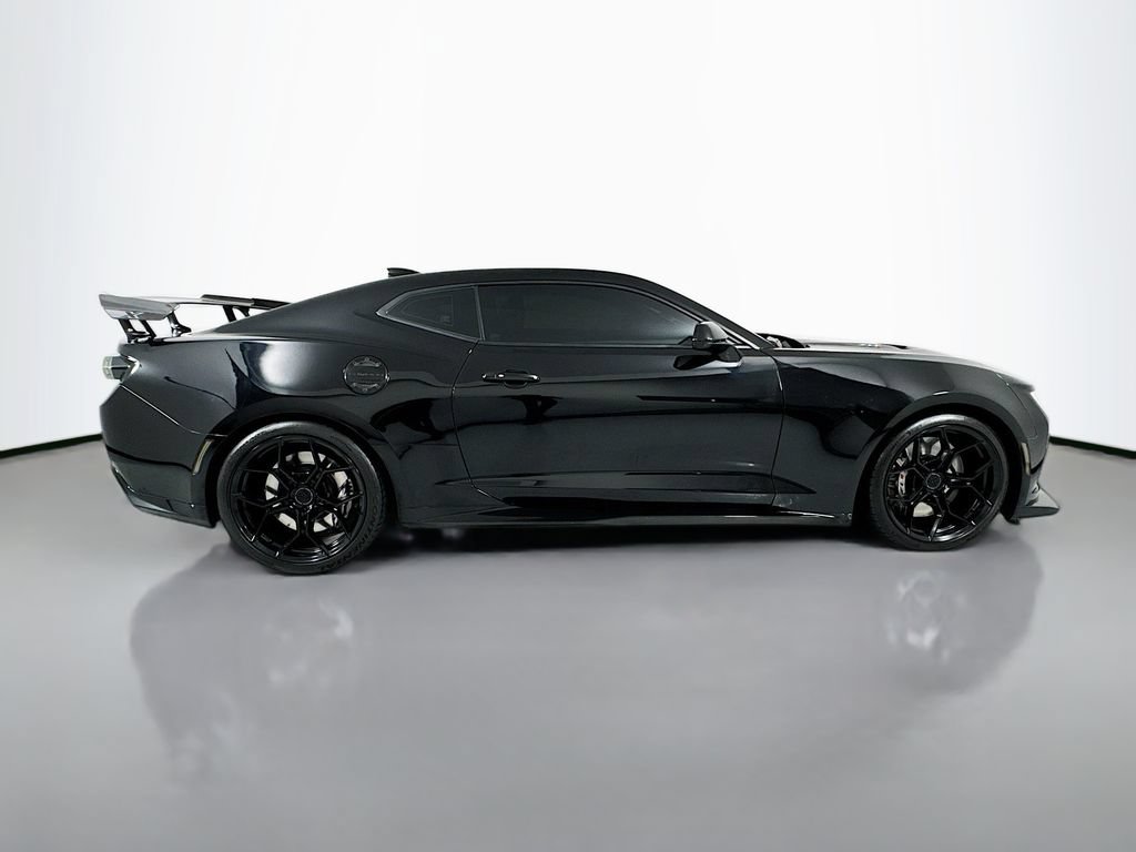 Used 2018 Chevrolet Camaro ZL1 RWD image 8