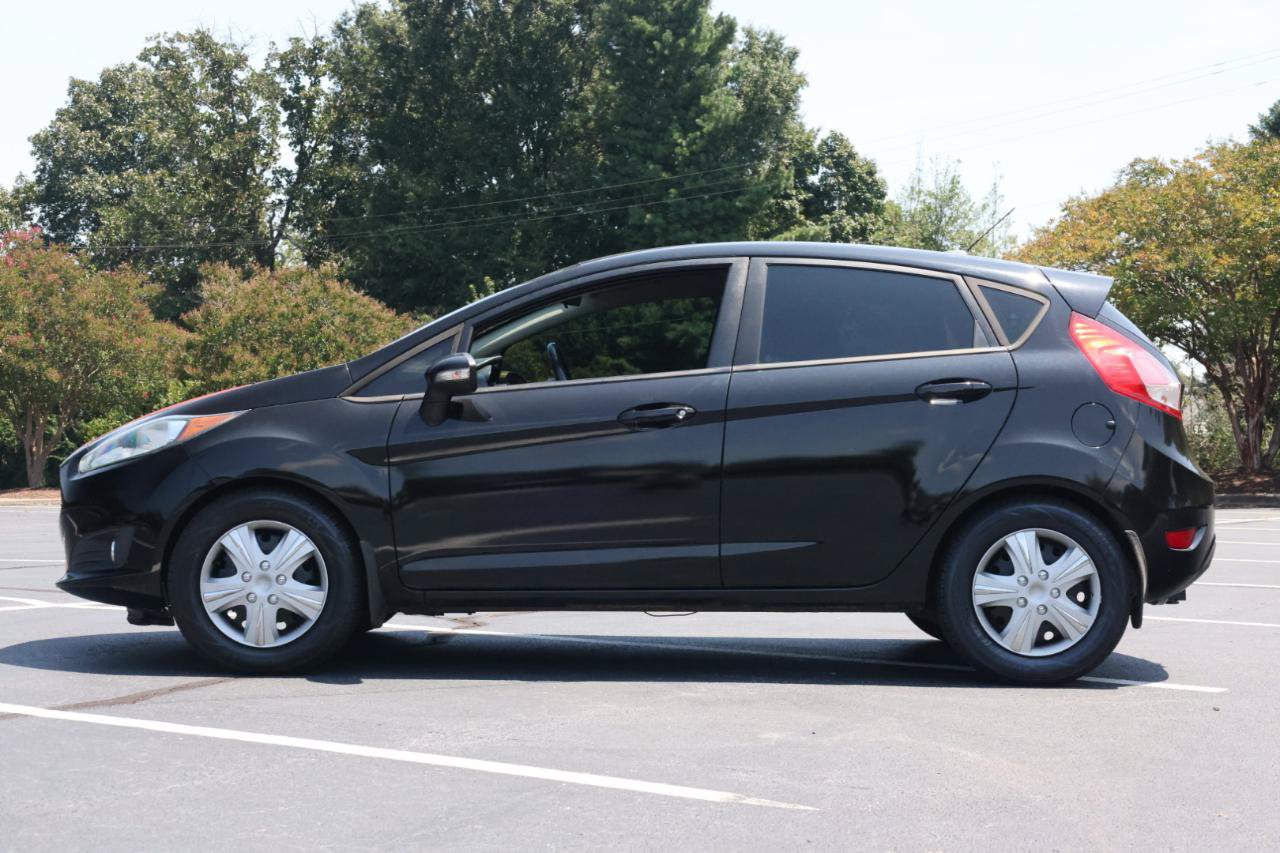 Used 2014 Ford Fiesta SE w/ Exterior Protection Package FWD image 2