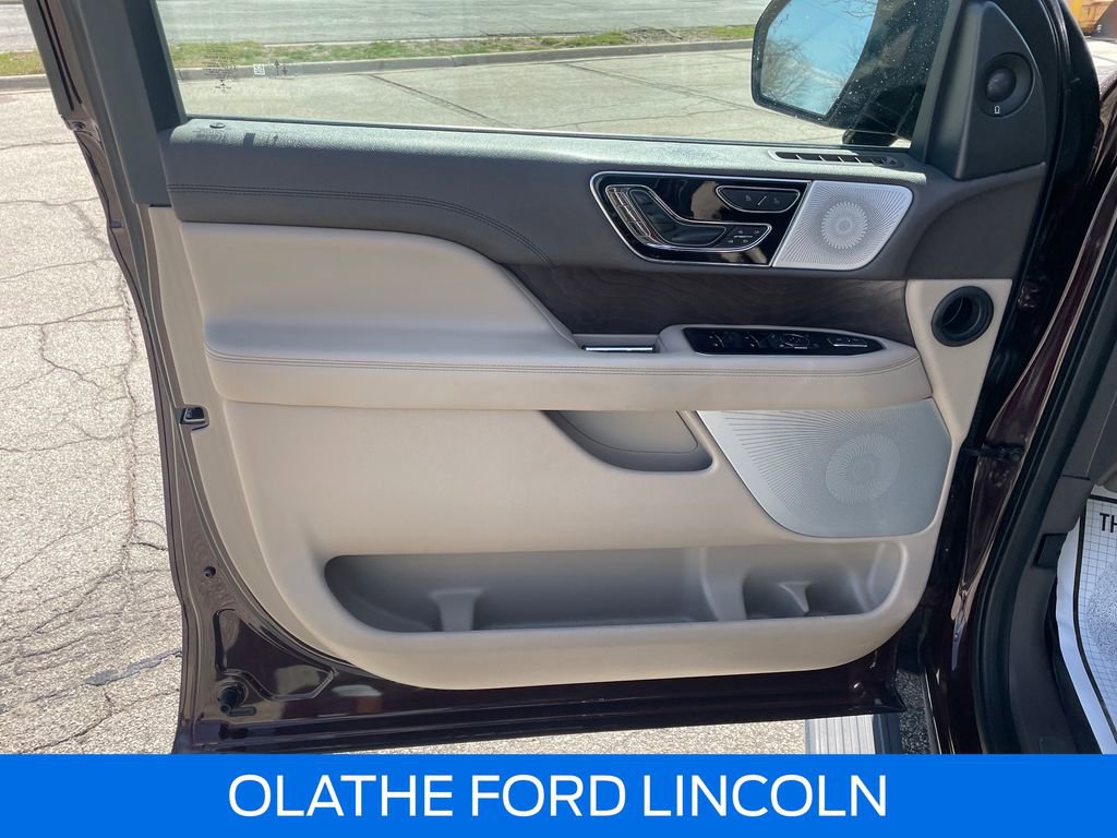 Certified 2023 Lincoln Navigator L Reserve image 12