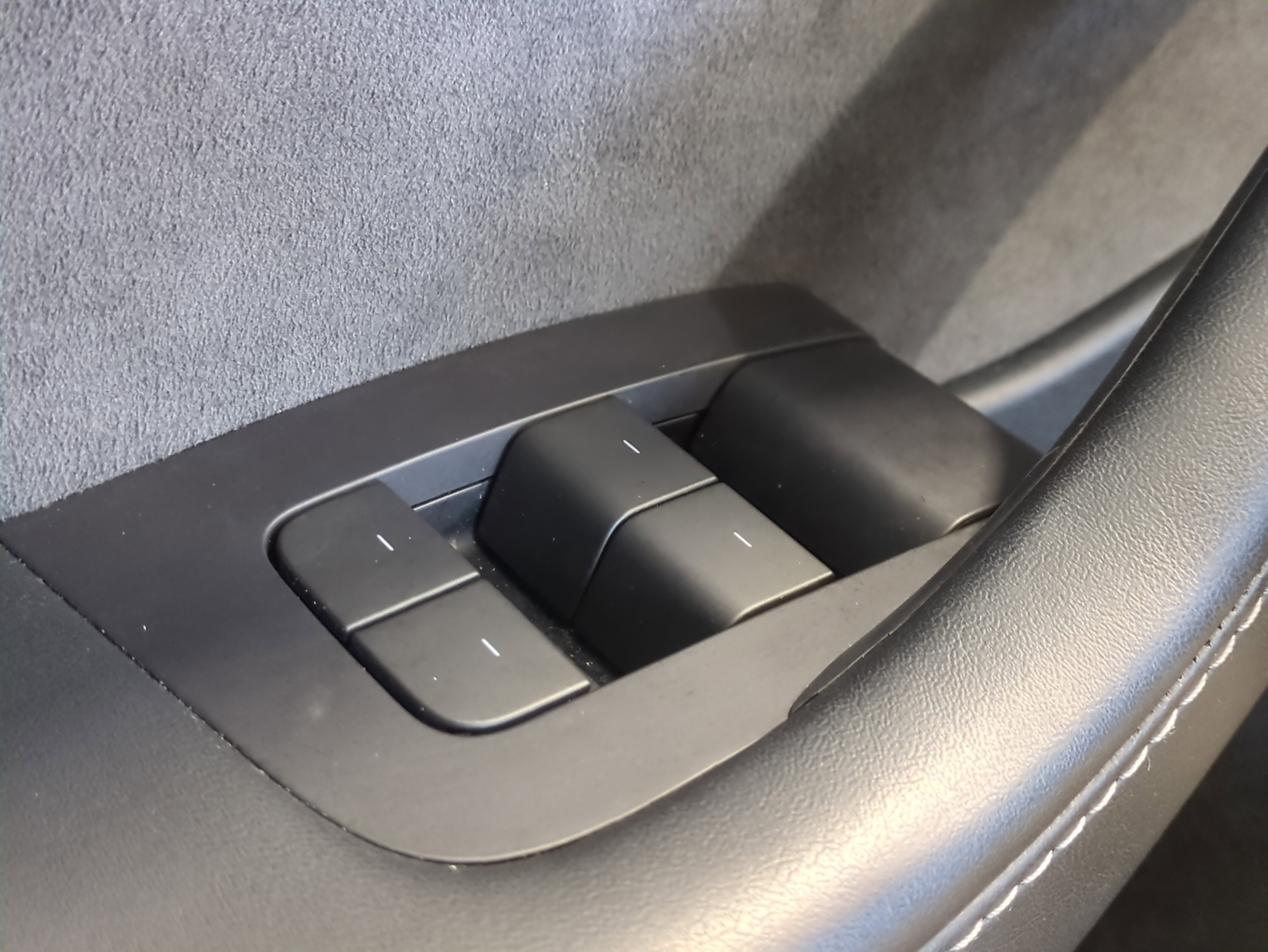 Used 2023 Tesla Model Y Long Range image 27