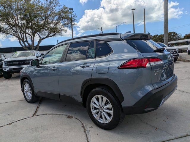 Used 2023 Toyota Corolla Cross LE w/ Moonroof Package image 6