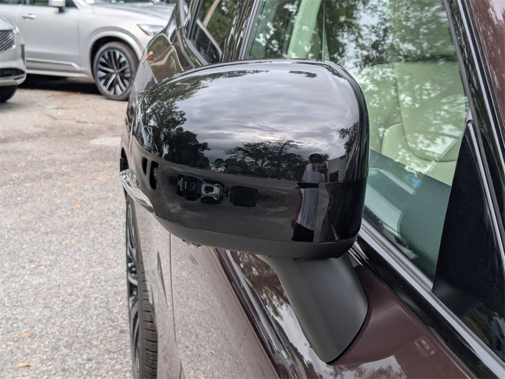 New 2026 Volvo XC60 T8 Ultra w/ Protection Package Premier image 11