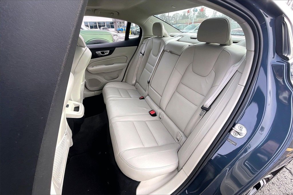 Used 2024 Volvo S60 B5 Plus image 24