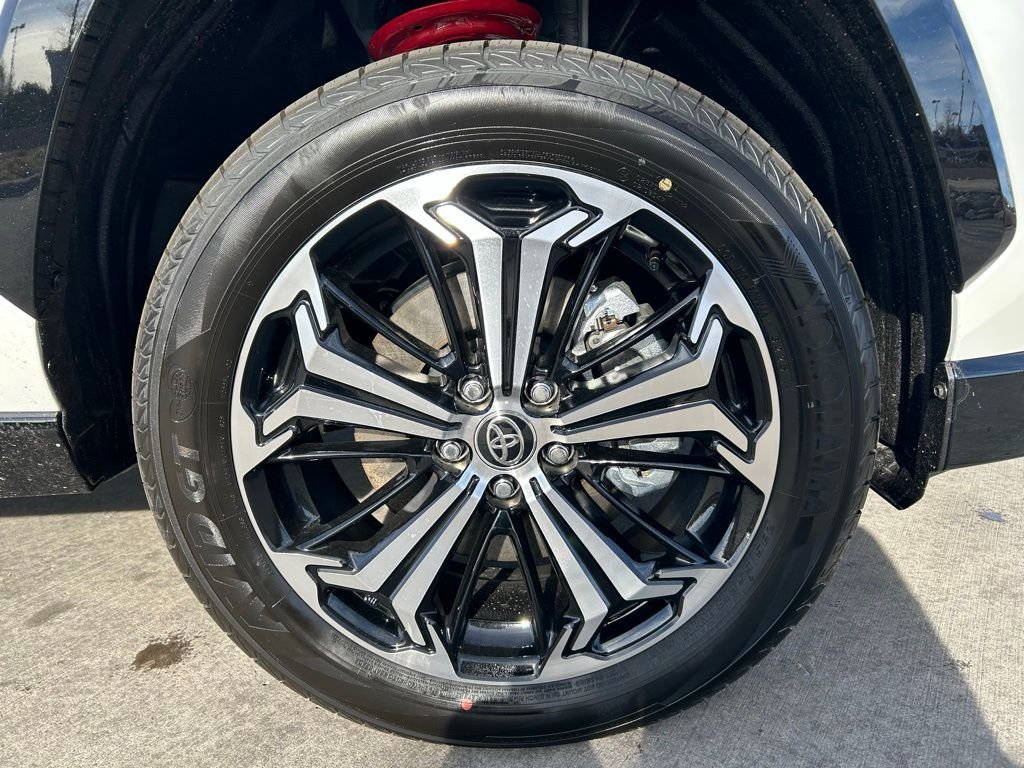 Used 2025 Toyota RAV4 XSE w/ Weather Package image 29