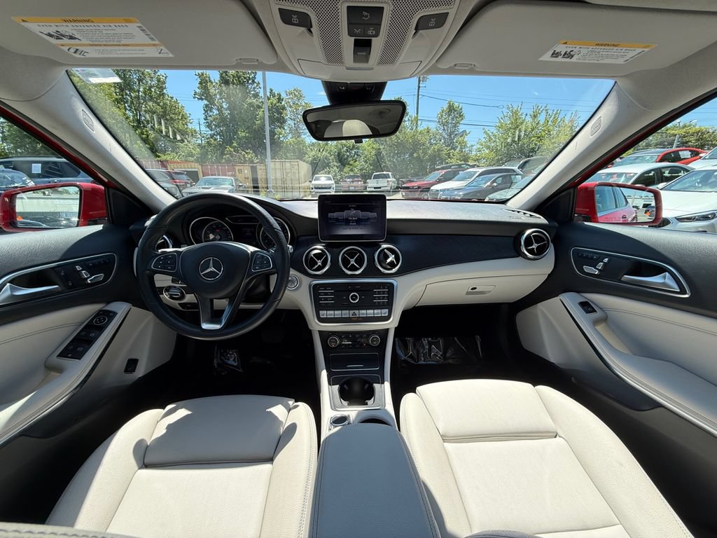 Used 2020 Mercedes-Benz GLA 250 4MATIC w/ Premium Package image 25