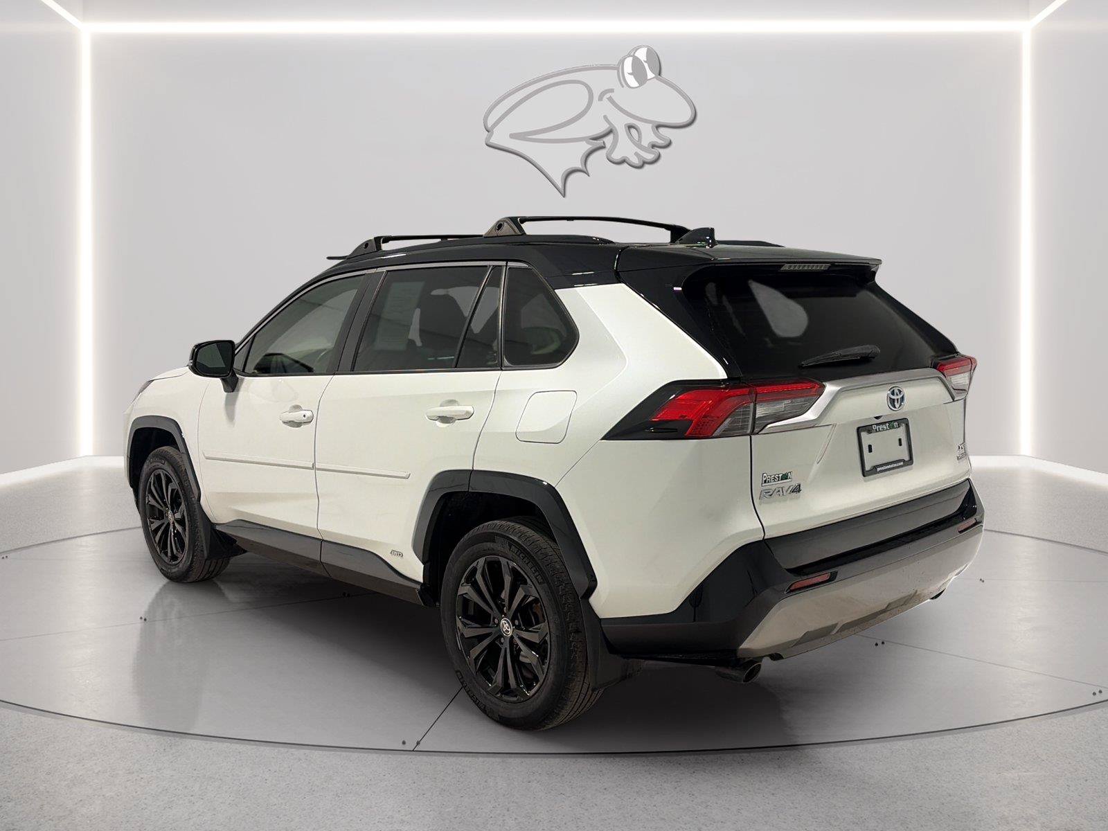 Used 2022 Toyota RAV4 XSE w/ XSE Grade Weather Package AWD/4WD image 3