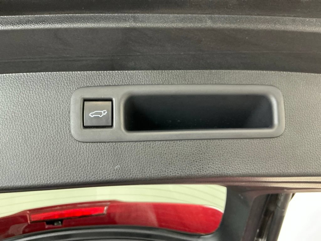 Used 2022 Toyota Highlander XLE FWD image 30