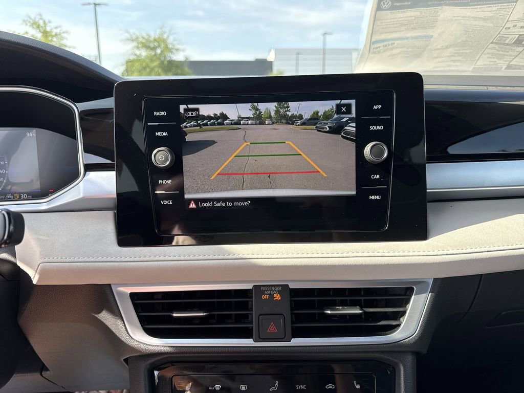 New 2025 Volkswagen Taos SE image 29